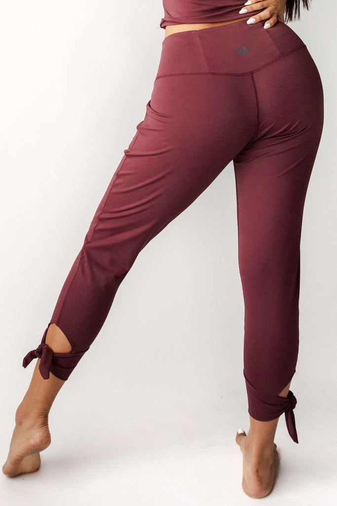 Sunday Jogger in Maroon back