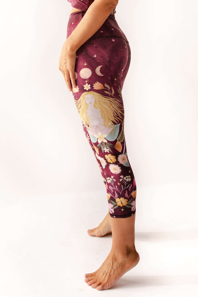 The Creator Printed Yoga Crops side