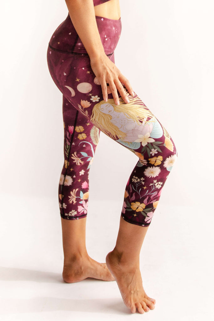 The Creator Printed Yoga Crops close